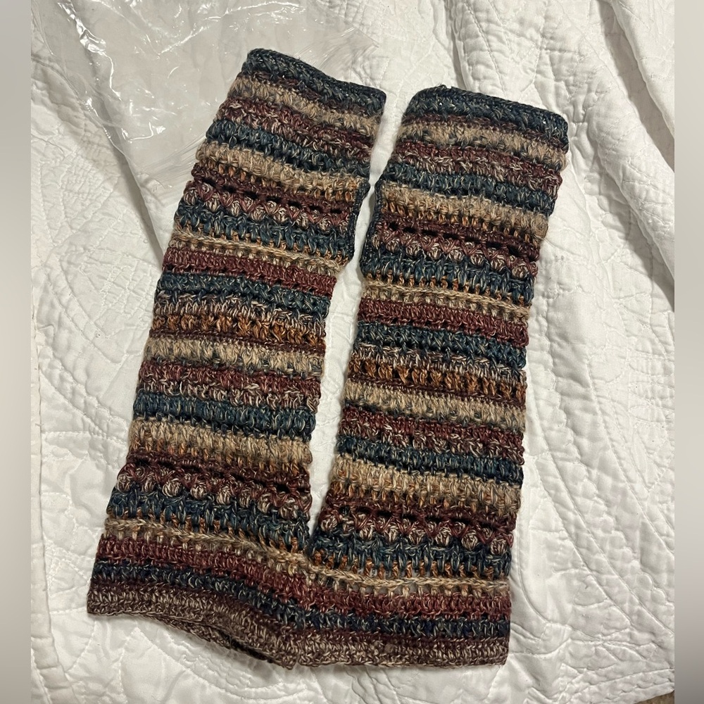 Peruvian connection arm warmers with thumb hole